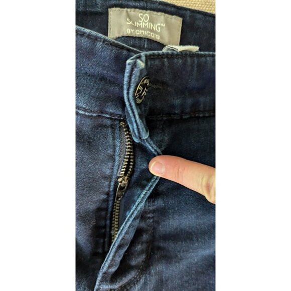 Chicos So Slimming Women's jeans Capri Dark Wash Denim Stretch 1 / US 8 - Picture 3 of 4